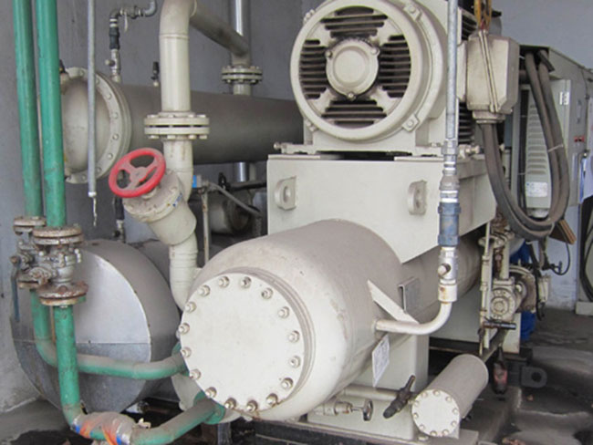 冷凍機維修，清洗1